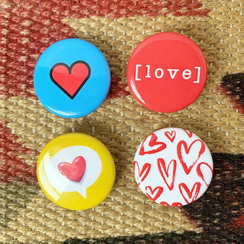 Love | Pin Button Pack - We are kind - by Cromatiko